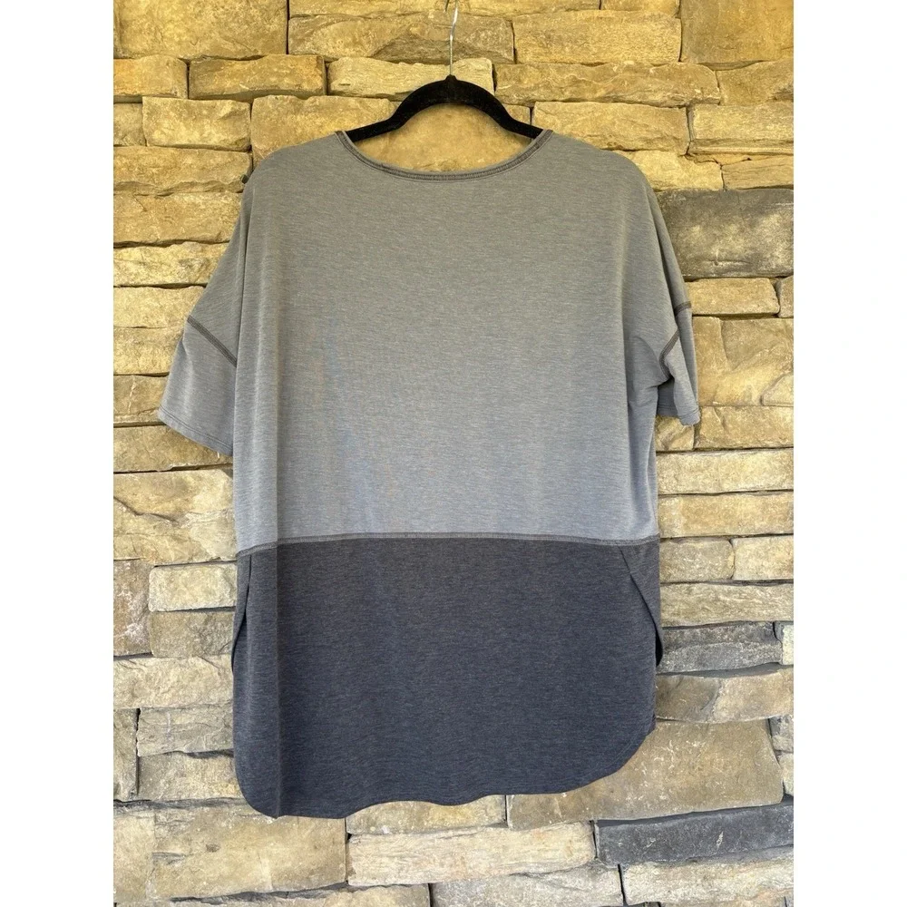 Women's North face Over‎ Size Tshirt Small Color Block - Picture 2 of 5